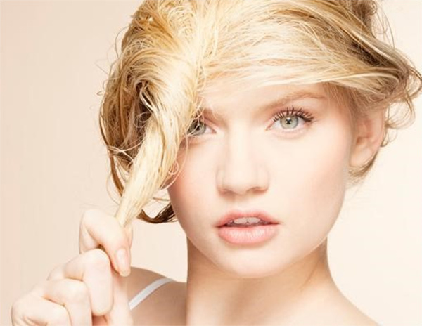 头发怎么护理才柔顺 护理头发有什么常见误区