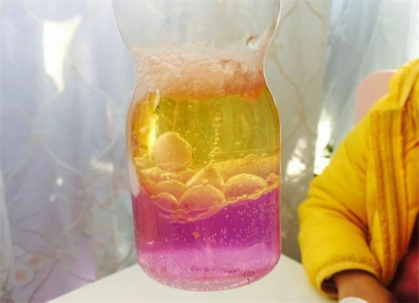 什么油水实验适合幼儿 油水实验模仿火山熔岩