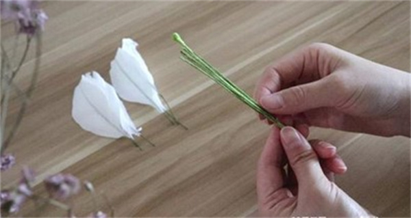怎么做纸藤百合的方法 纸藤手工制作百合花