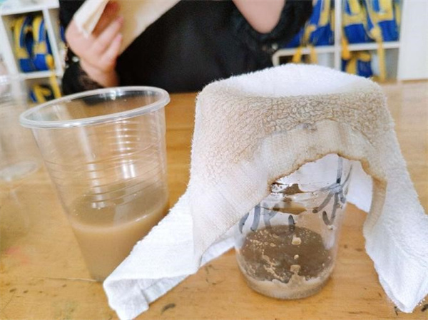 怎么把泥水过滤成清水 过滤泥水的科学小实验