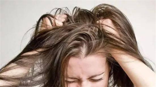 油性头发跟内分泌有关系吗 油性头发中医有好办法吗