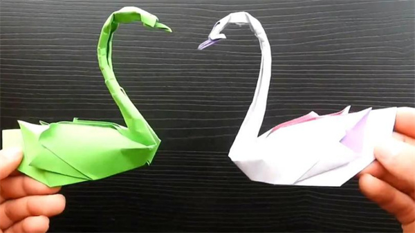 如何折纸天鹅的步骤图 简单手工折纸立体天鹅
