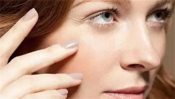 精华液可以用于眼部吗 精华液对皮肤真的有用吗