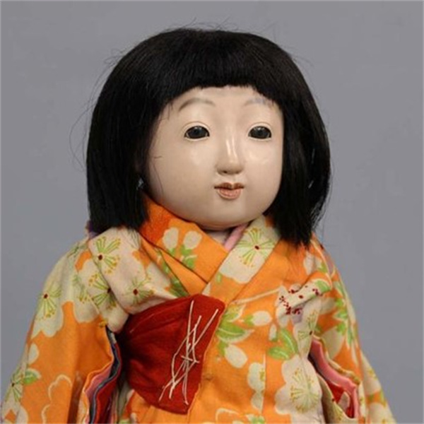 怎么利用塑料人形玩偶 恐怖人物肖像制作图片