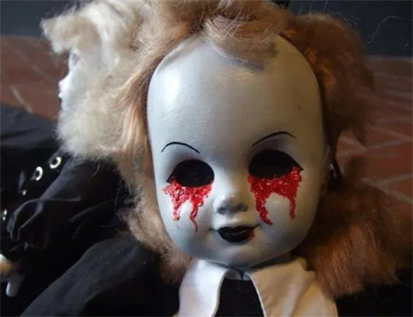 怎么利用塑料人形玩偶 恐怖人物肖像制作图片