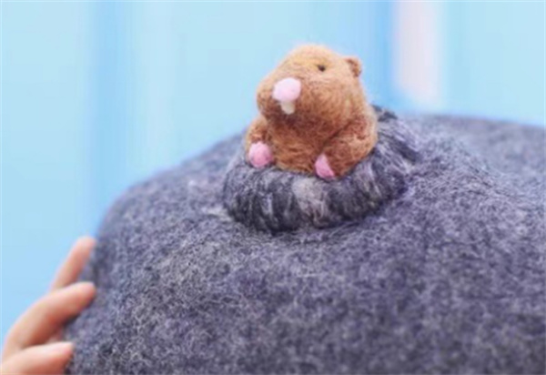 怎么做羊毛毡土拨鼠 毛绒玩具土拨鼠手工制作