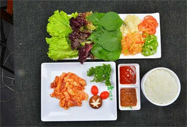 韩式牛肉菜包饭