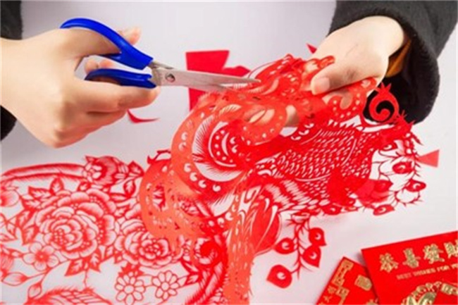 手工新年剪纸作品欣赏 满满都是春节的年味