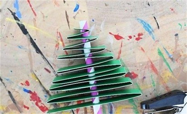 如何用吸管制作圣诞树 幼儿吸管圣诞树装饰小制作