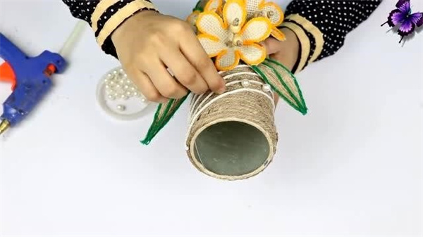 薯片筒手工制作花瓶 创意薯片筒花瓶DIY方法