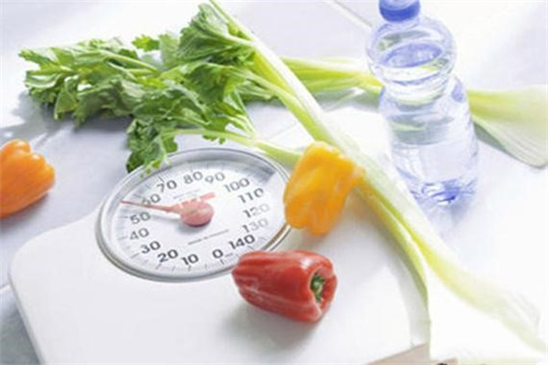 断食减肥减的是水吗 断食减肥第几天开始消耗脂肪
