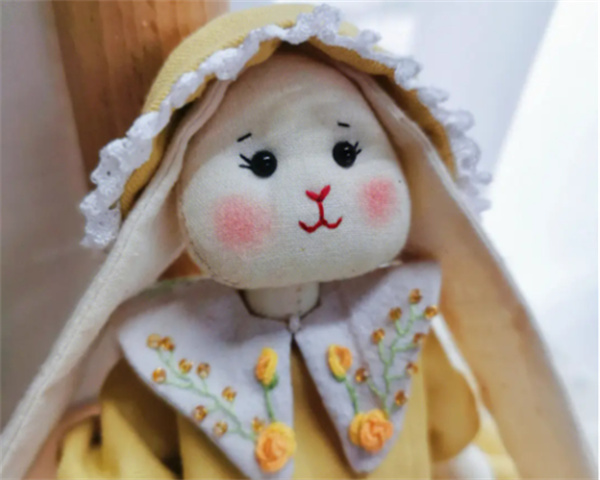 怎么做人形兔子布偶 手工布艺兔子玩偶制作