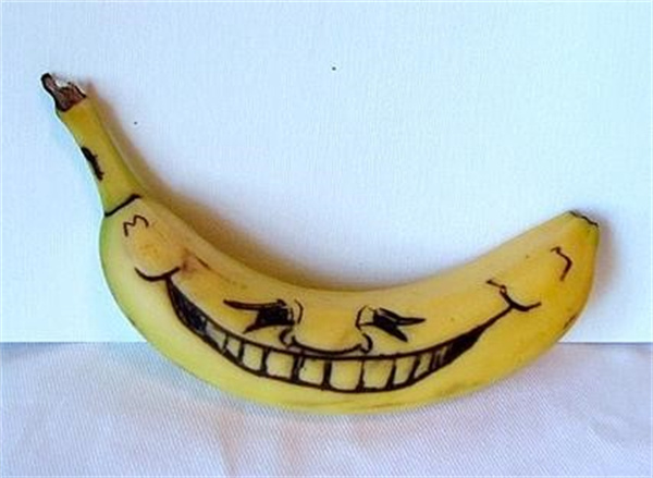 香蕉皮雕刻手绘图片 创意香蕉皮DIY作品