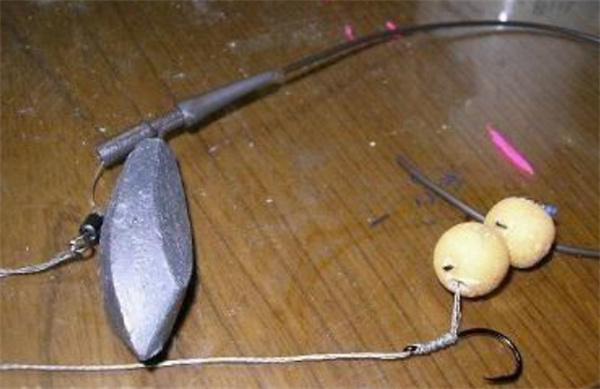 海杆如何装鱼线与铅坠(海竿的架竿技法)