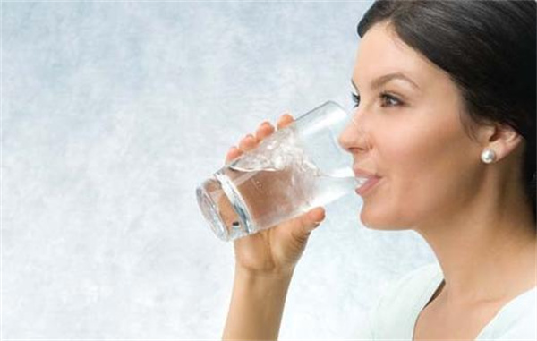 喝水减肥法真的有用吗 喝水减肥法的最佳时间