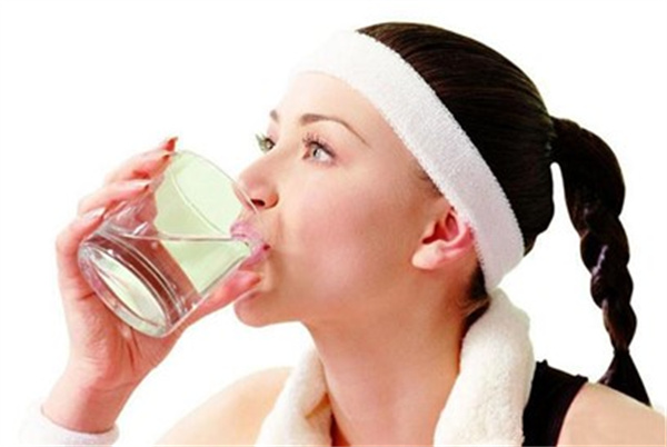 水肿体质能多喝水吗 水肿体质的简单减肥方式