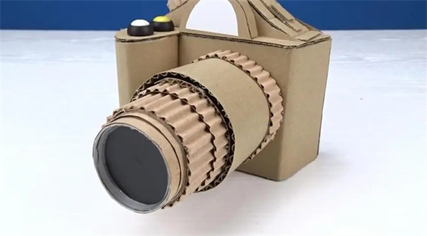 怎么做儿童玩具相机 废纸盒和瓶盖制作相机
