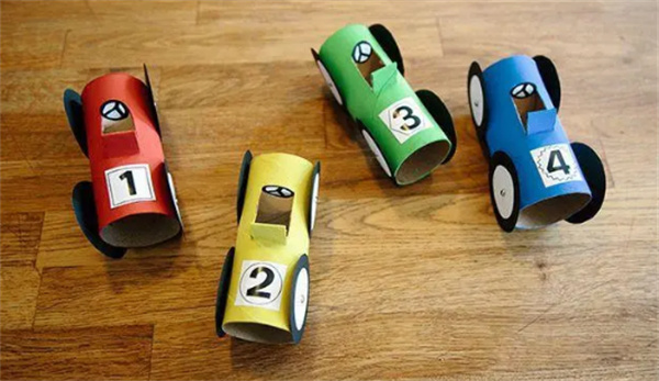 怎么做卷纸芯小汽车 简单卷纸芯制作汽车玩具