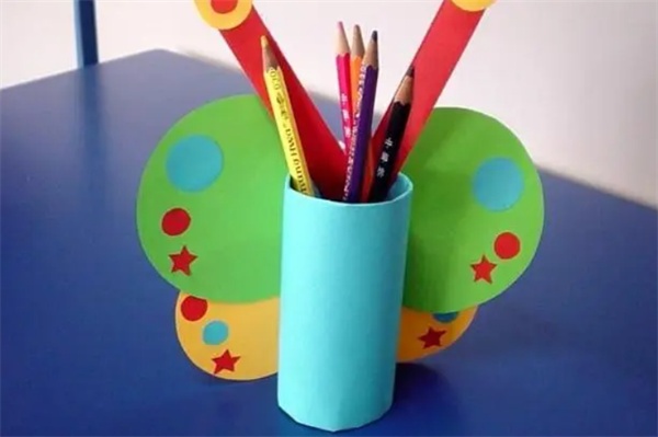 怎么做简易纸笔筒 一次性纸杯制作笔筒教程