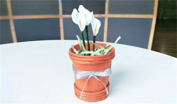 怎么做简单纸花盆的方法 一次性纸杯制作花盆