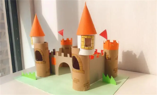 怎么用纸箱做城堡模型 废物利用手工制作城堡