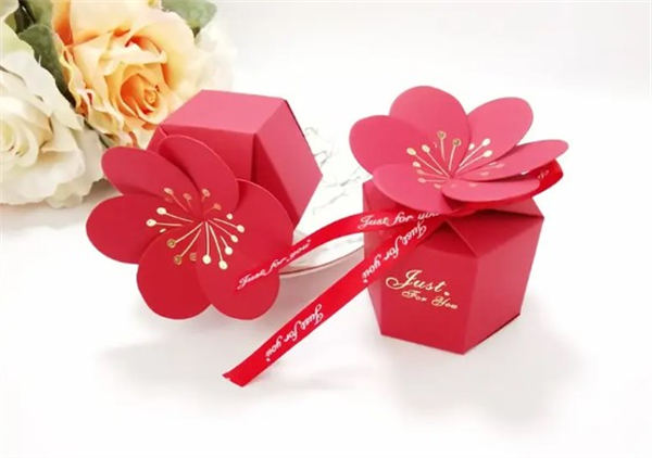 怎么做糖果礼盒的方法 卡纸制作六角礼品盒