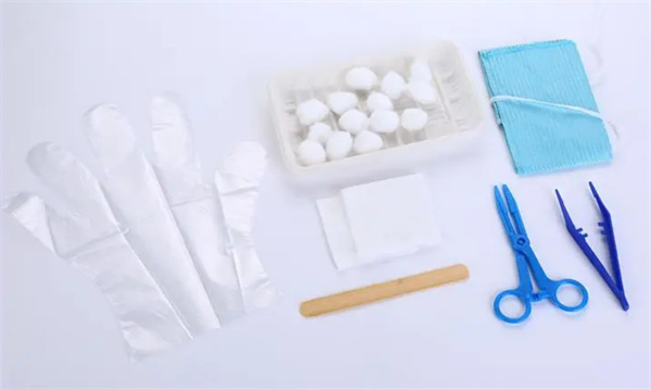 怎么做医生工具包玩具 废纸盒制作医用工具箱