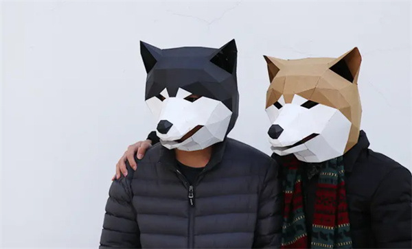 怎么做狗狗的恶搞道具 硬纸板制作整狗面具
