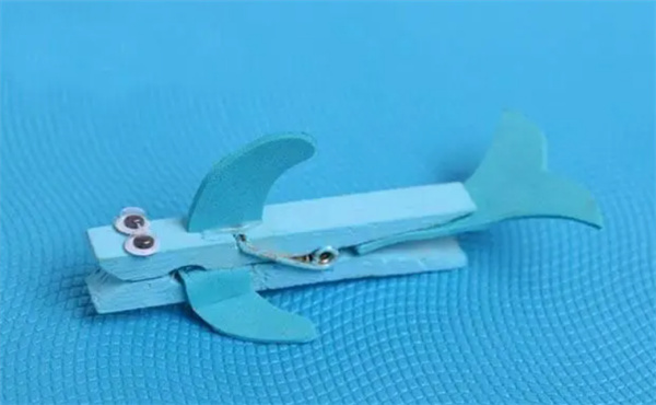 怎么做木夹子鲨鱼玩具 衣夹手工制作儿童玩具
