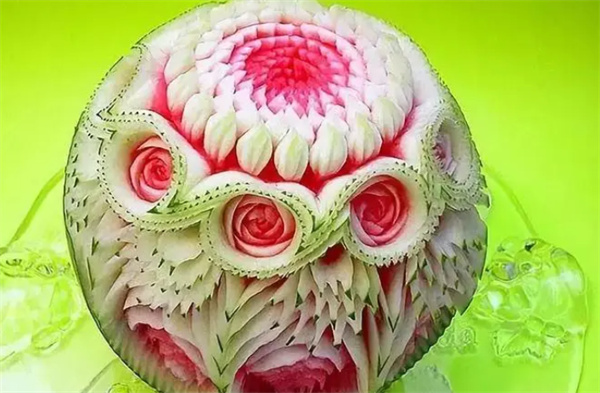 水果蔬菜的精美雕刻作品 变身水果艺术品！