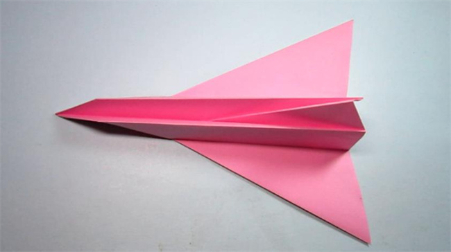 飞起来很稳的纸飞机怎么折 简易飞机折叠教程
